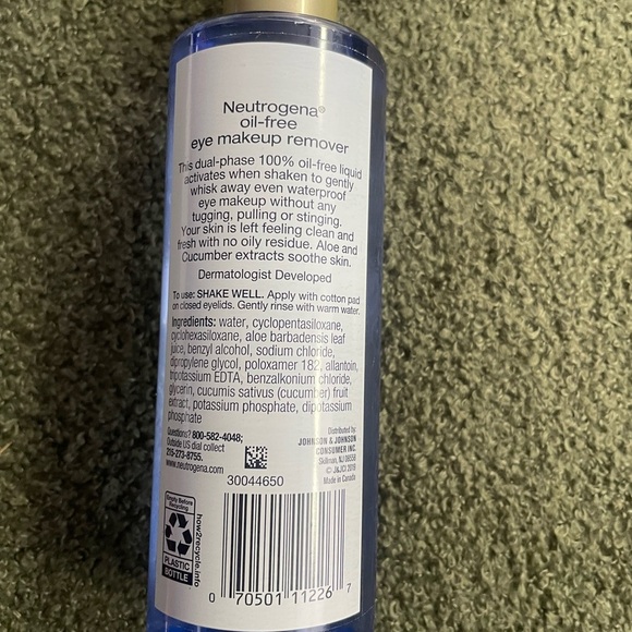 Neutrogena Blue Oil-Free Eye Makeup Remover - Picture 2 of 2